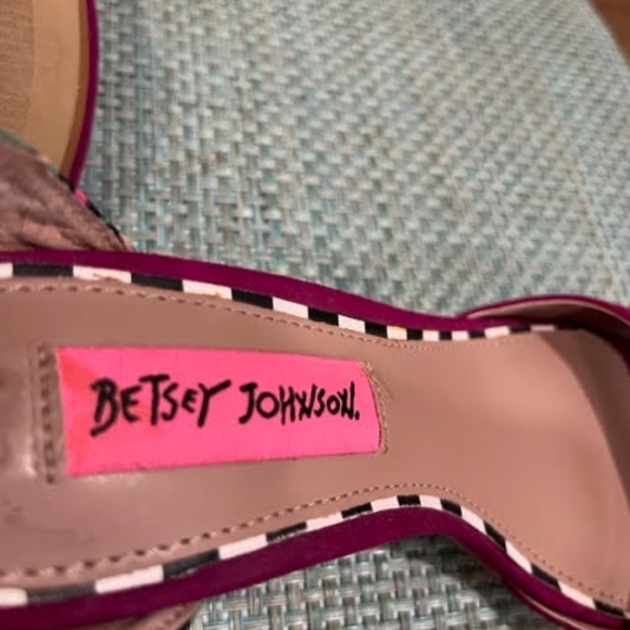 Betsy Johnson Cute Shoes - Picture 2 of 3